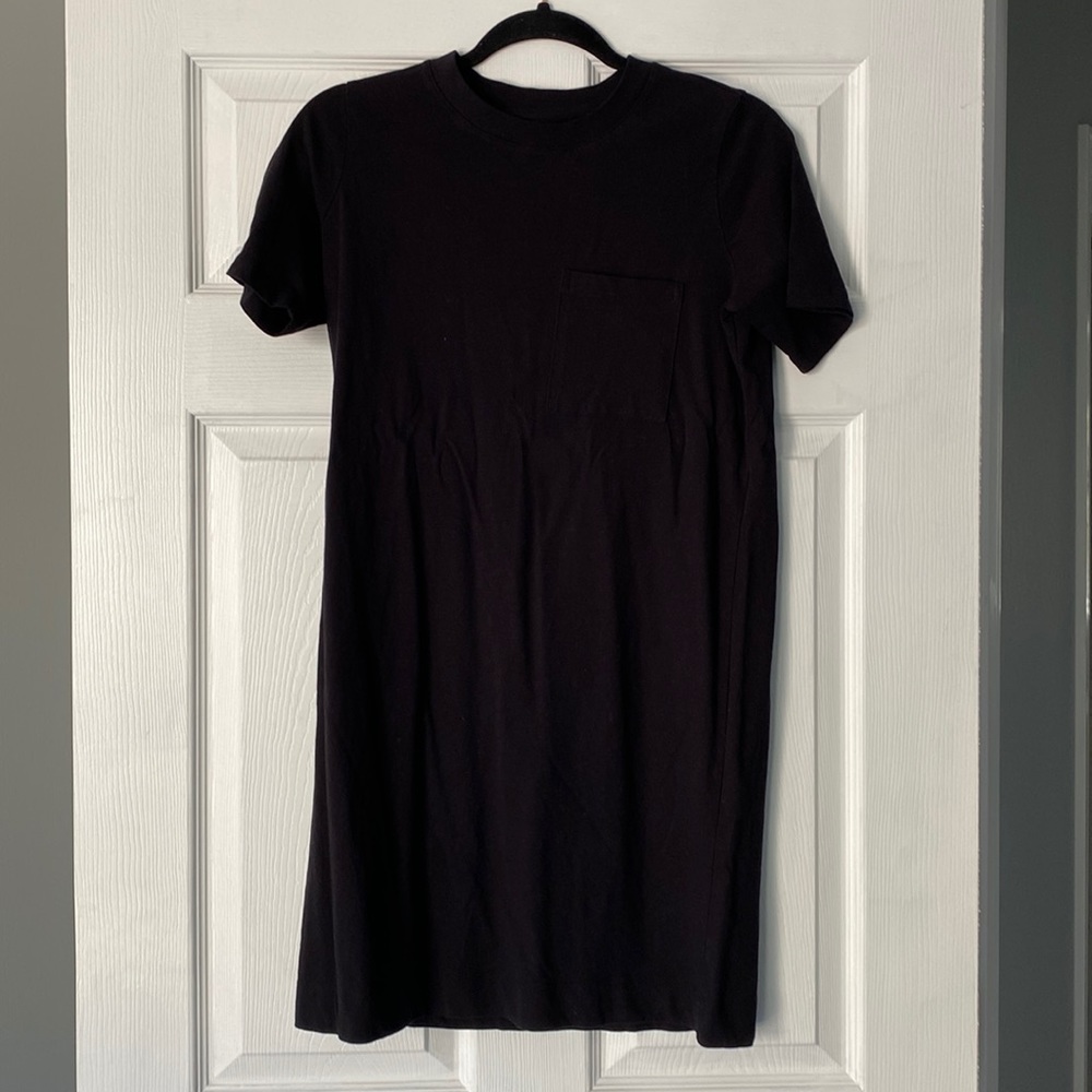 EVERLANE TSHIRT DRESS.